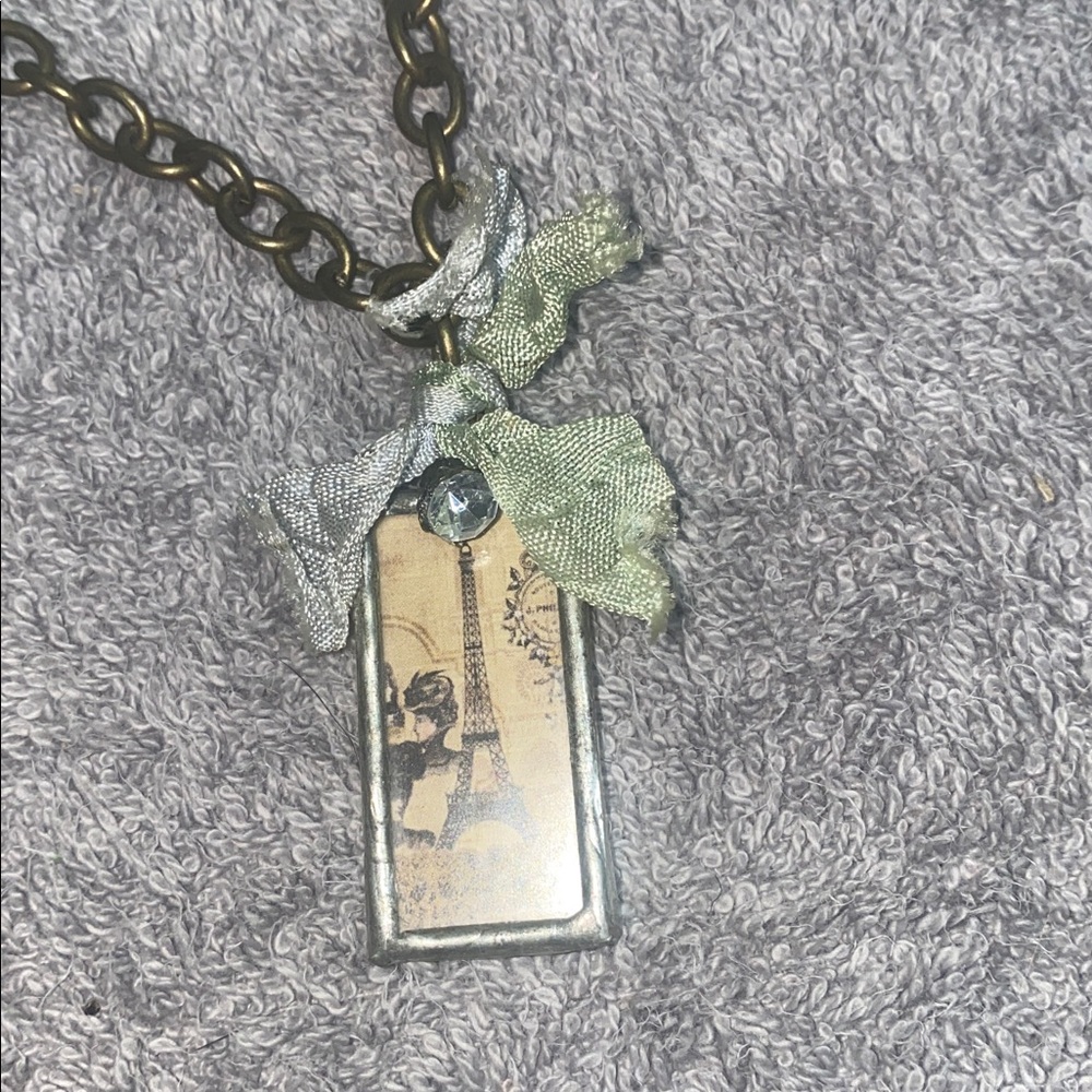 🌵Vintage hand designed Paris necklace! - Picture 2 of 7